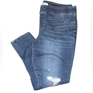 OLD NAVY • Rockstar blue denim distressed jegging. Size 20